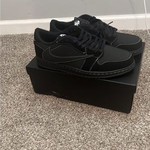 Travis Scott black phantoms